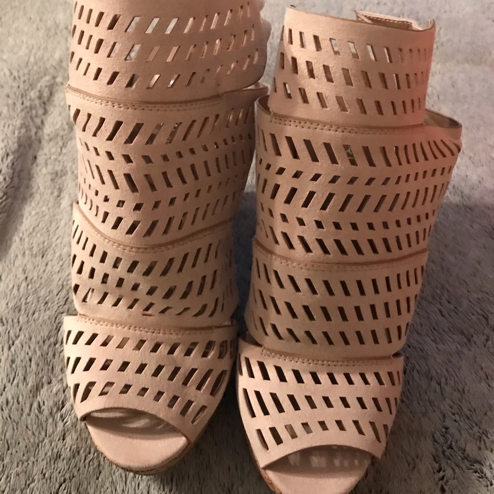 Tans wedges